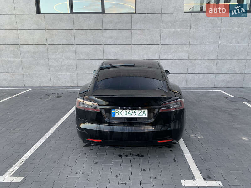 Ліфтбек Tesla Model S 2017 в Сарнах фото 25 Ліфтбек Tesla Model S 2017 в Сарнах