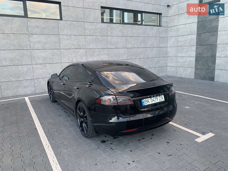 Ліфтбек Tesla Model S 2017 в Сарнах фото 34 Ліфтбек Tesla Model S 2017 в Сарнах