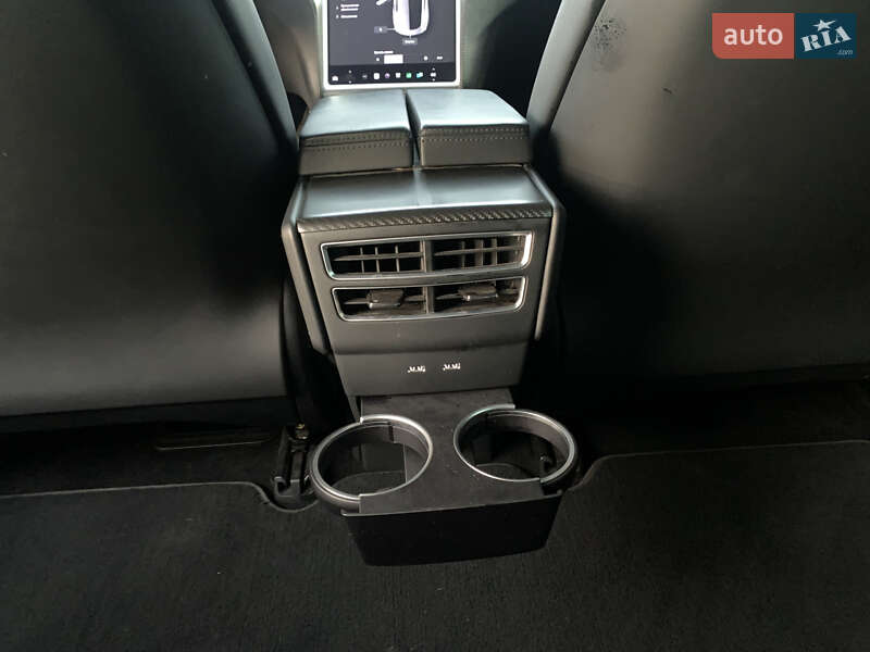 Ліфтбек Tesla Model S 2017 в Сарнах фото 50 Ліфтбек Tesla Model S 2017 в Сарнах