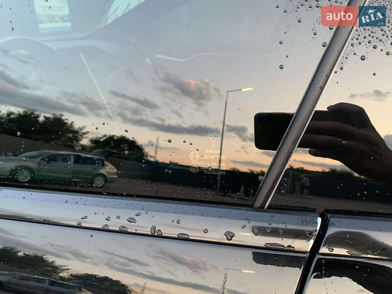 Ліфтбек Tesla Model S 2017 в Сарнах фото 59 Ліфтбек Tesla Model S 2017 в Сарнах