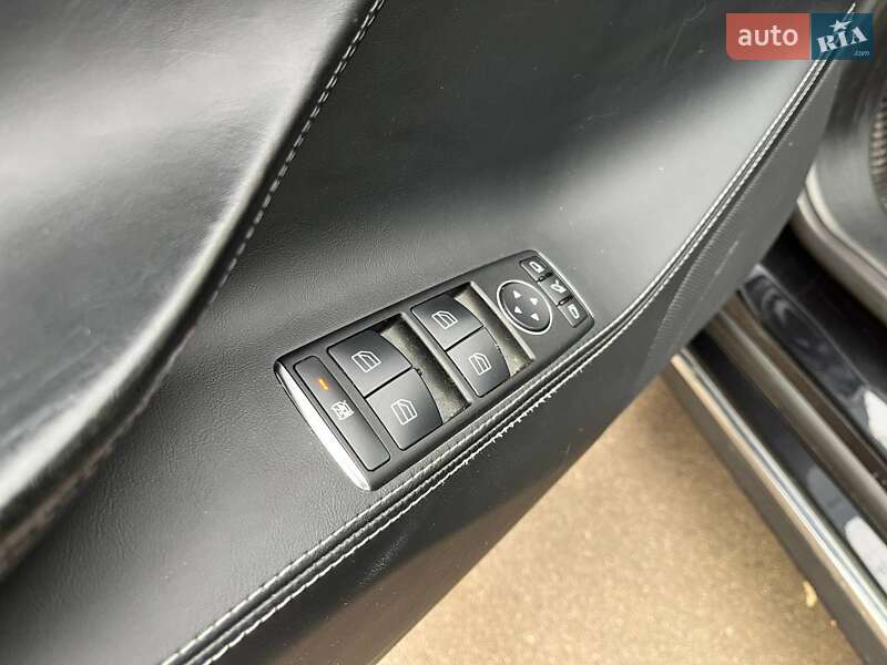 Ліфтбек Tesla Model S 2016 в Києві