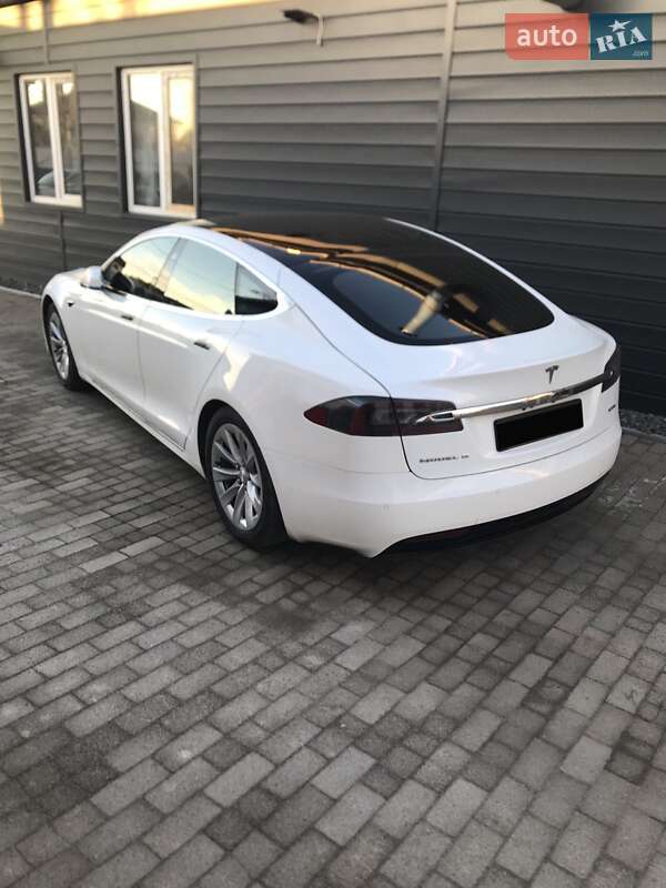 Ліфтбек Tesla Model S 2019 в Вінниці
