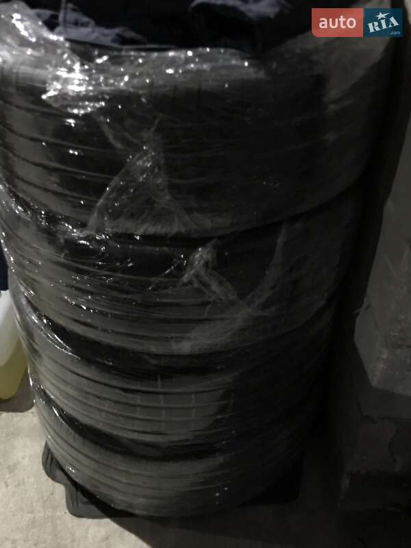 Ліфтбек Tesla Model S 2019 в Вінниці