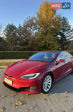 Ліфтбек Tesla Model S 2016 в Києві
