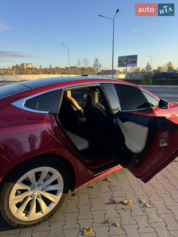 Ліфтбек Tesla Model S 2016 в Києві фото 24 Ліфтбек Tesla Model S 2016 в Києві