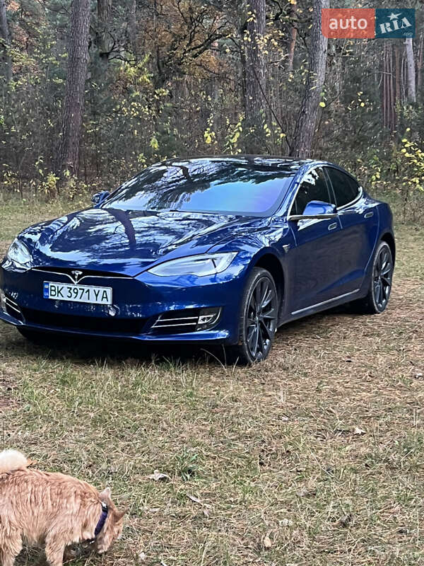 Лифтбек Tesla Model S 2020 в Ровно