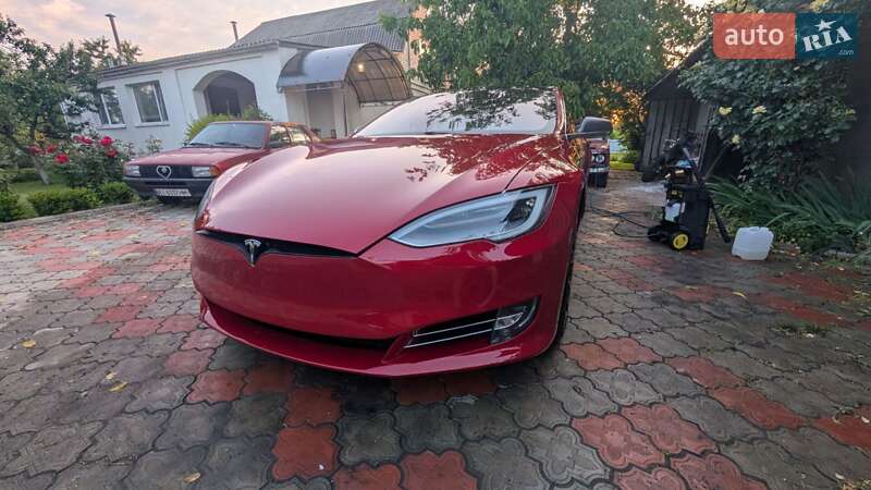 Лифтбек Tesla Model S 2019 в Киеве фото 6 Лифтбек Tesla Model S 2019 в Киеве