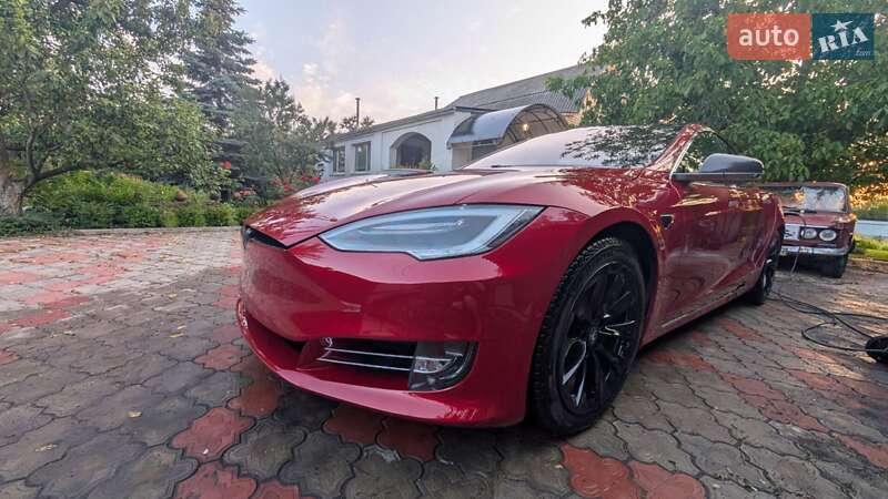 Лифтбек Tesla Model S 2019 в Киеве фото 8 Лифтбек Tesla Model S 2019 в Киеве