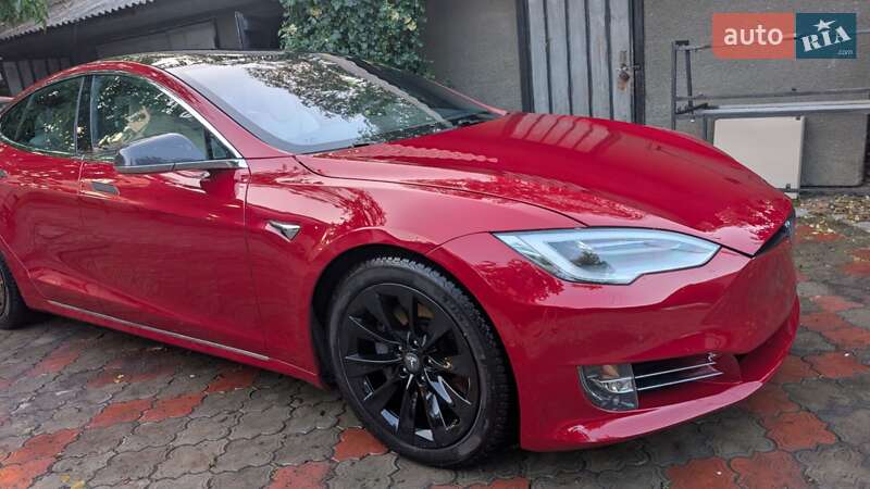 Лифтбек Tesla Model S 2019 в Киеве фото 14 Лифтбек Tesla Model S 2019 в Киеве