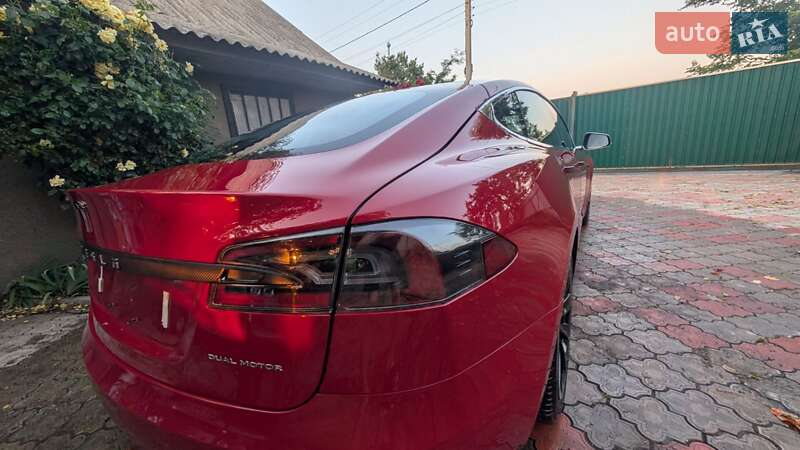 Лифтбек Tesla Model S 2019 в Киеве фото 26 Лифтбек Tesla Model S 2019 в Киеве