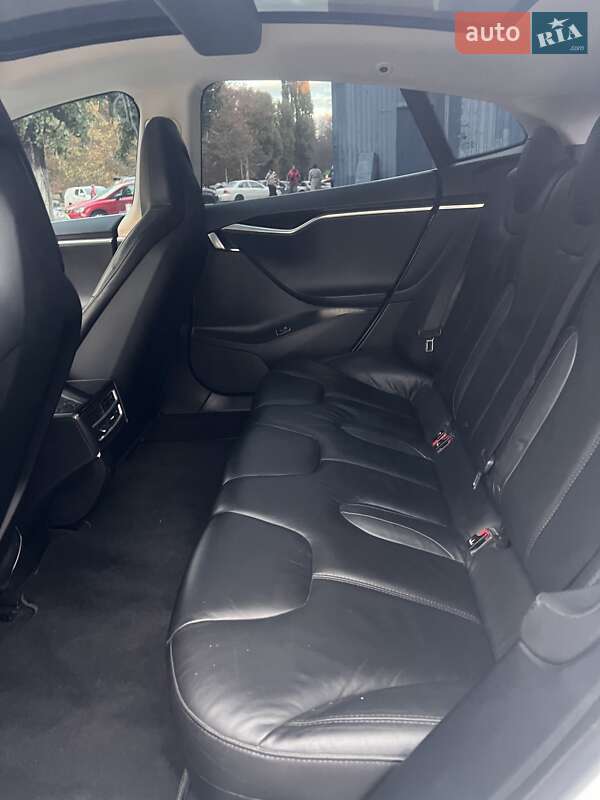 Ліфтбек Tesla Model S 2013 в Одесі фото 10 Ліфтбек Tesla Model S 2013 в Одесі