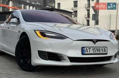Ліфтбек Tesla Model S 2017 в Івано-Франківську