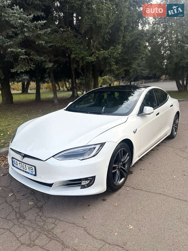 Ліфтбек Tesla Model S 2017 в Житомирі фото 2 Ліфтбек Tesla Model S 2017 в Житомирі