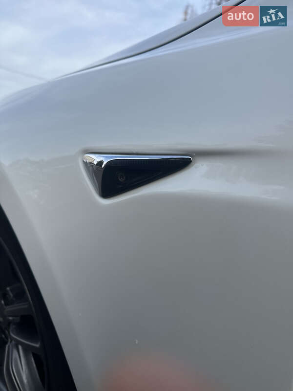 Ліфтбек Tesla Model S 2017 в Житомирі фото 14 Ліфтбек Tesla Model S 2017 в Житомирі