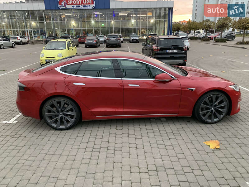 Лифтбек Tesla Model S 2018 в Черкассах