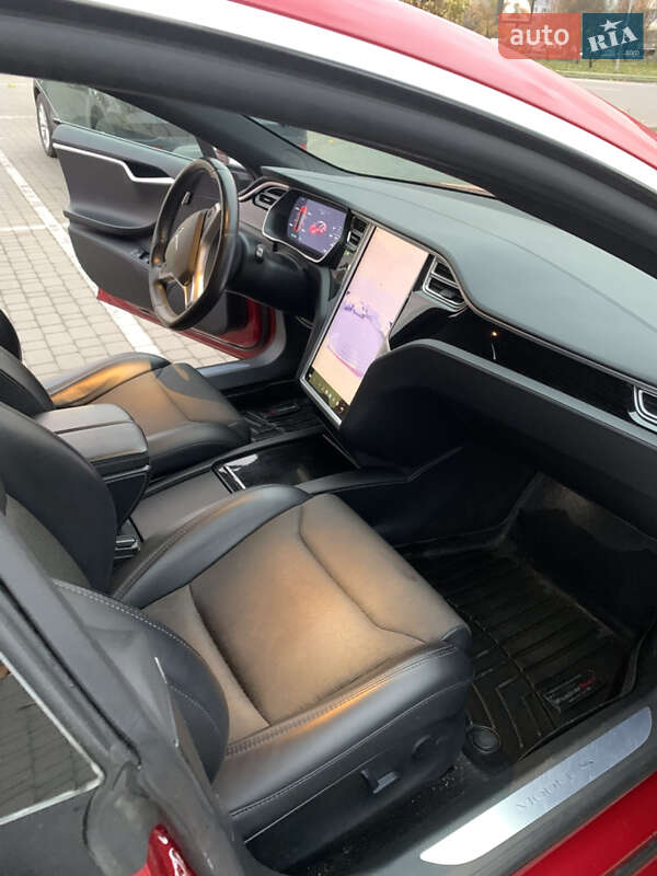 Лифтбек Tesla Model S 2018 в Черкассах