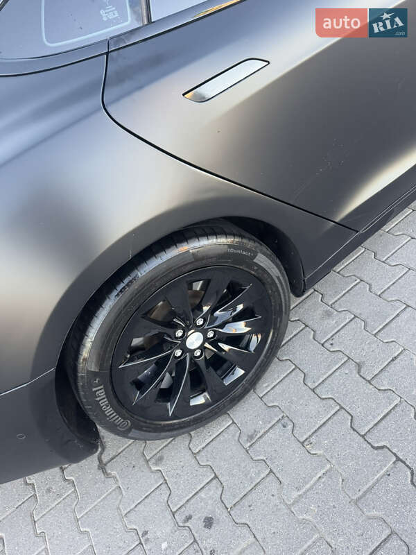 Лифтбек Tesla Model S 2018 в Коломые
