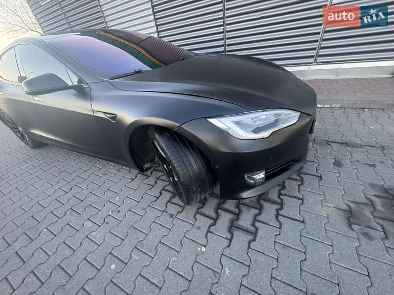 Лифтбек Tesla Model S 2018 в Коломые