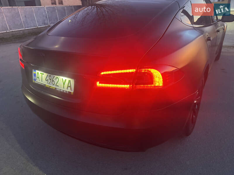 Лифтбек Tesla Model S 2018 в Коломые