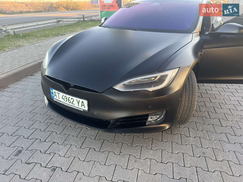 Лифтбек Tesla Model S 2018 в Коломые