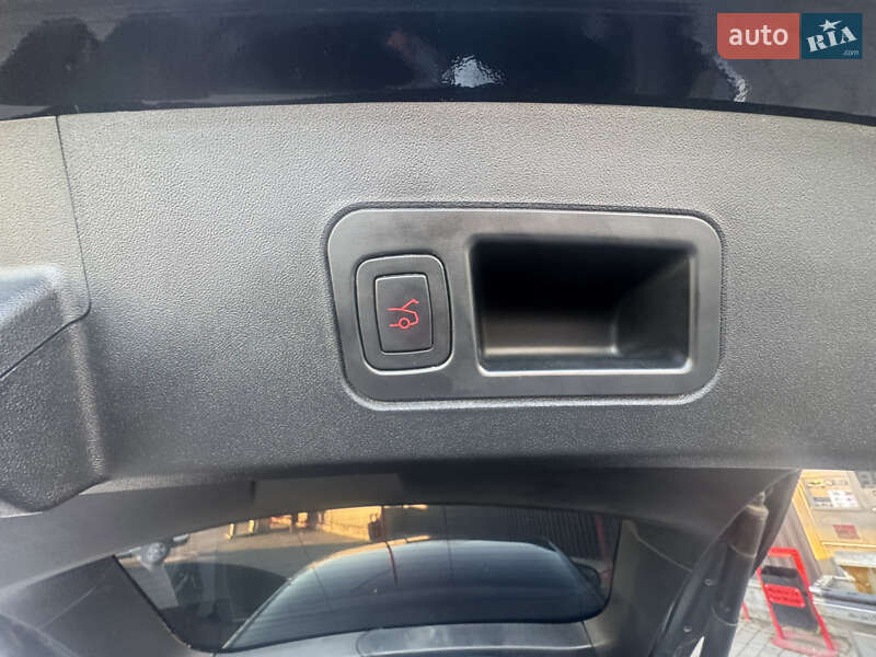 Лифтбек Tesla Model S 2018 в Коломые