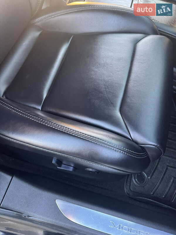 Лифтбек Tesla Model S 2018 в Коломые