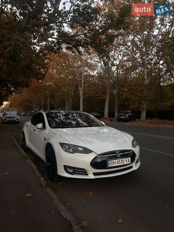 Ліфтбек Tesla Model S 2013 в Одесі фото Ліфтбек Tesla Model S 2013 в Одесі