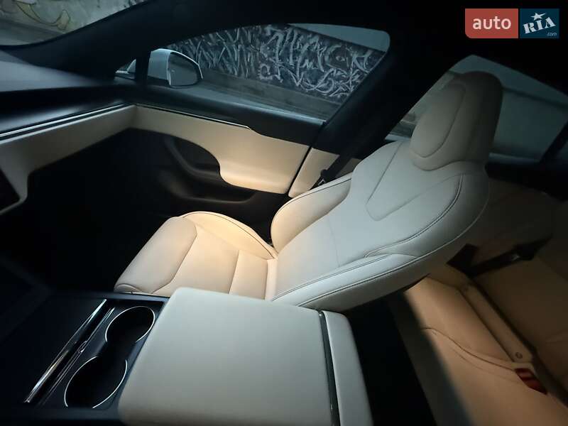Лифтбек Tesla Model S 2021 в Киеве фото 40 Лифтбек Tesla Model S 2021 в Киеве