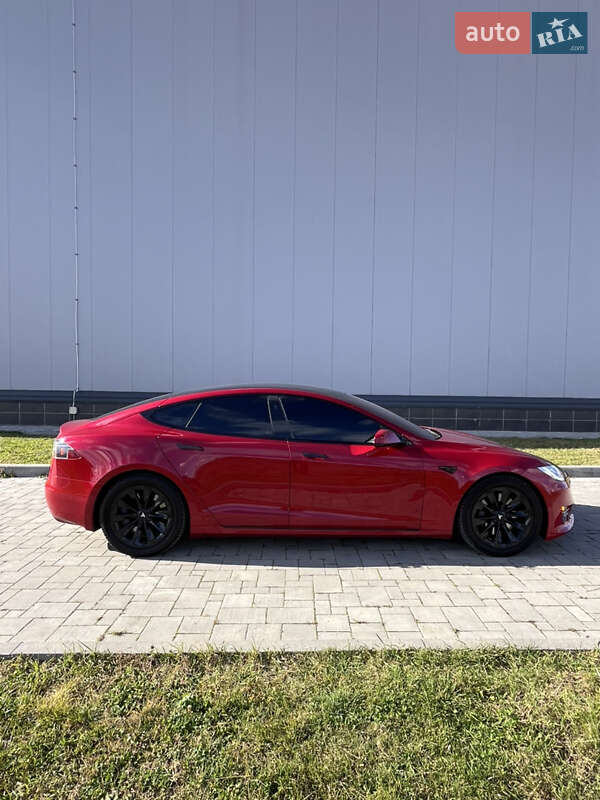 Ліфтбек Tesla Model S 2017 в Рівному