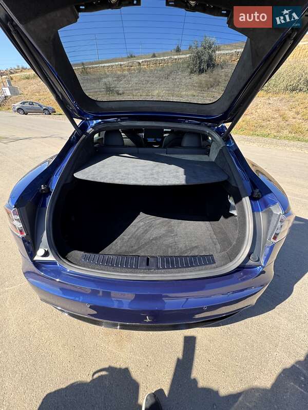 Лифтбек Tesla Model S 2021 в Одессе