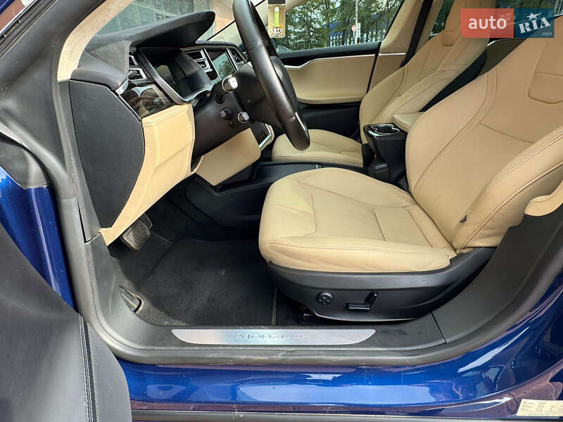 Лифтбек Tesla Model S 2016 в Одессе