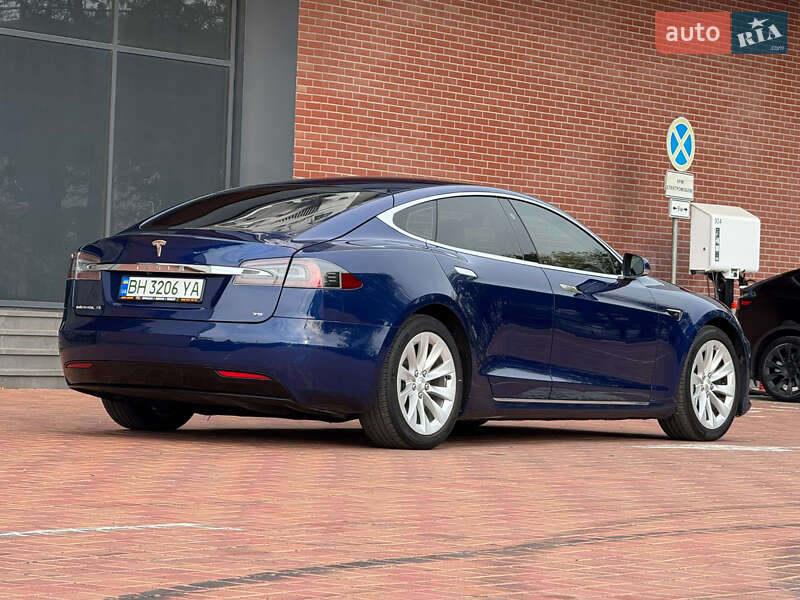Лифтбек Tesla Model S 2016 в Одессе