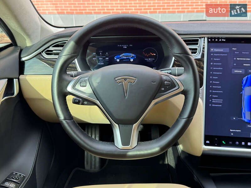 Лифтбек Tesla Model S 2016 в Одессе