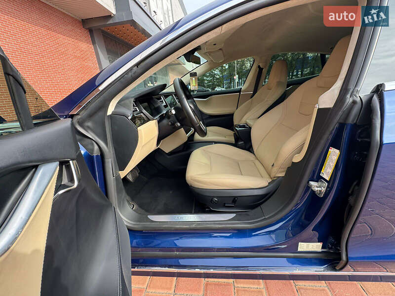 Лифтбек Tesla Model S 2016 в Одессе