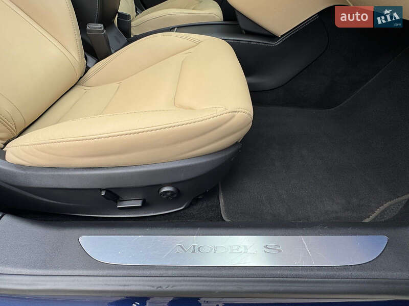 Лифтбек Tesla Model S 2016 в Одессе