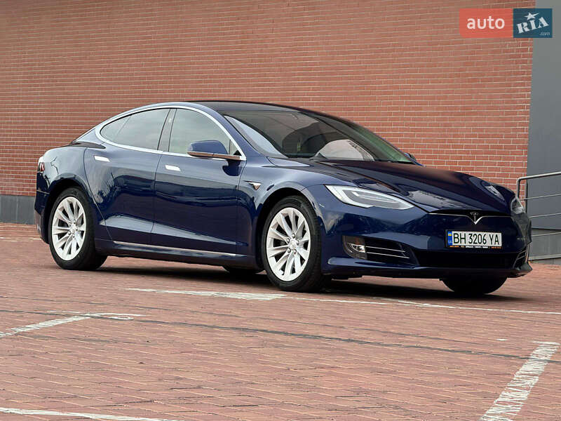 Лифтбек Tesla Model S 2016 в Одессе