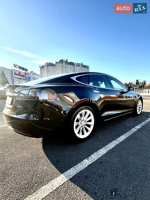 Ліфтбек Tesla Model S 2019 в Одесі