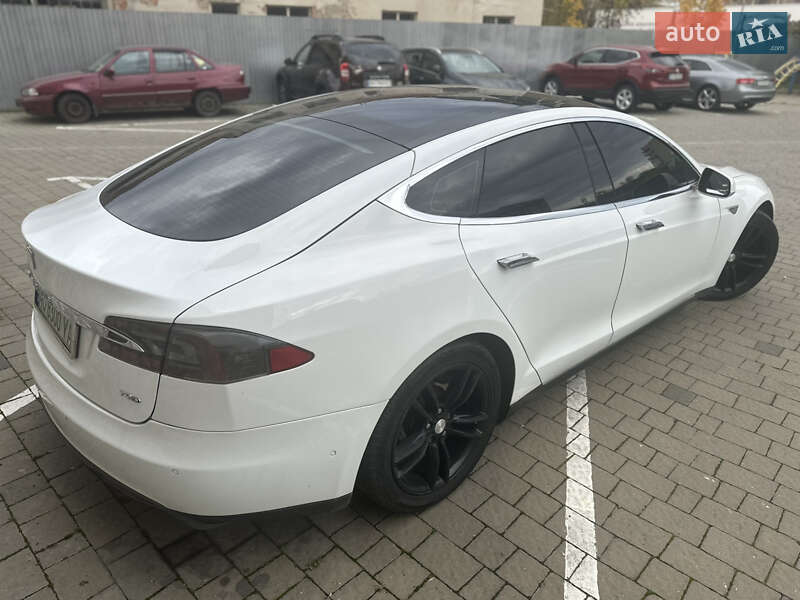 Лифтбек Tesla Model S 2016 в Ужгороде фото 6 Лифтбек Tesla Model S 2016 в Ужгороде