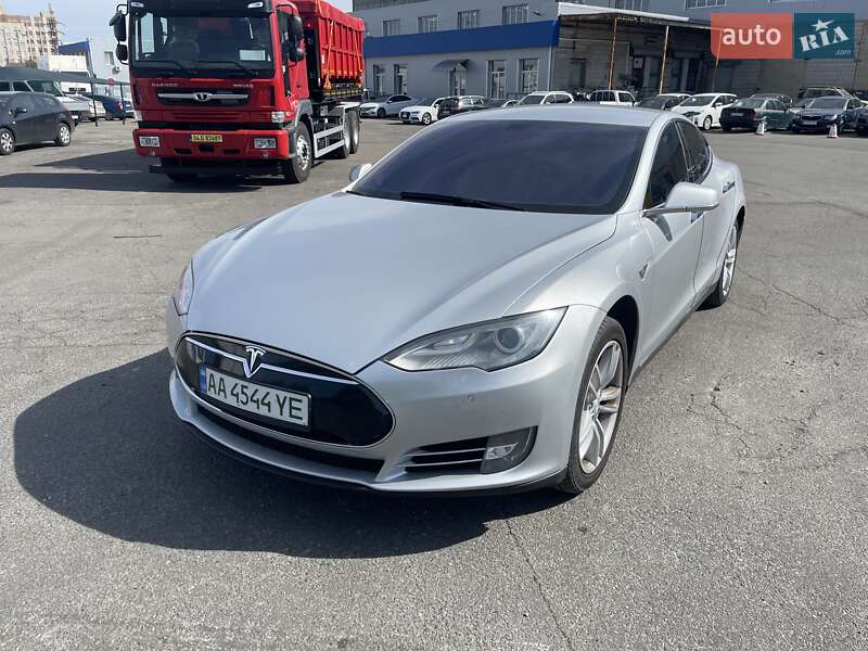 Ліфтбек Tesla Model S 2013 в Києві фото 2 Ліфтбек Tesla Model S 2013 в Києві