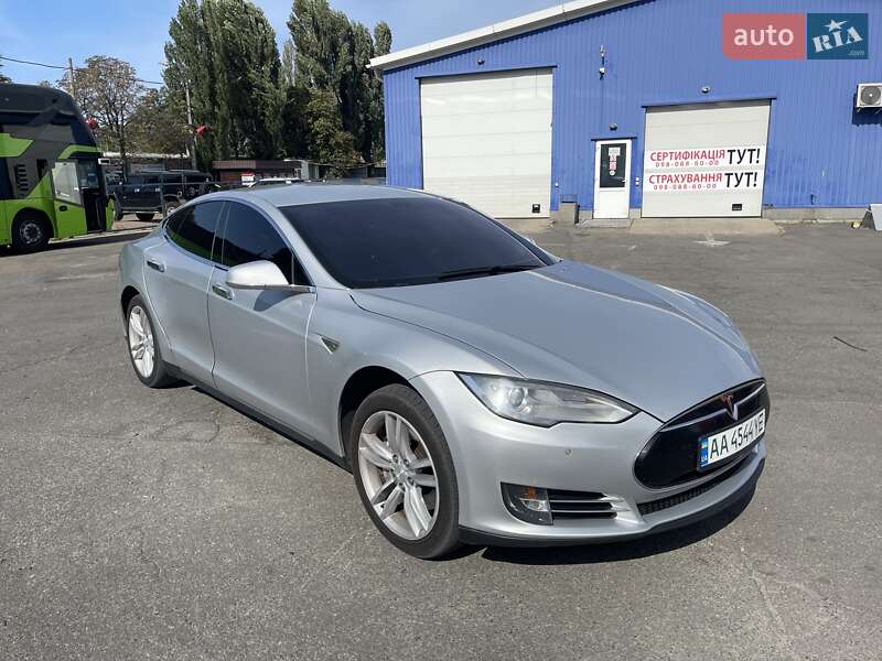 Ліфтбек Tesla Model S 2013 в Києві фото 18 Ліфтбек Tesla Model S 2013 в Києві