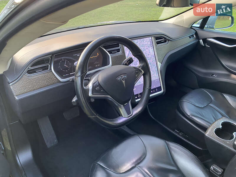 Ліфтбек Tesla Model S 2013 в Борисполі фото 15 Ліфтбек Tesla Model S 2013 в Борисполі