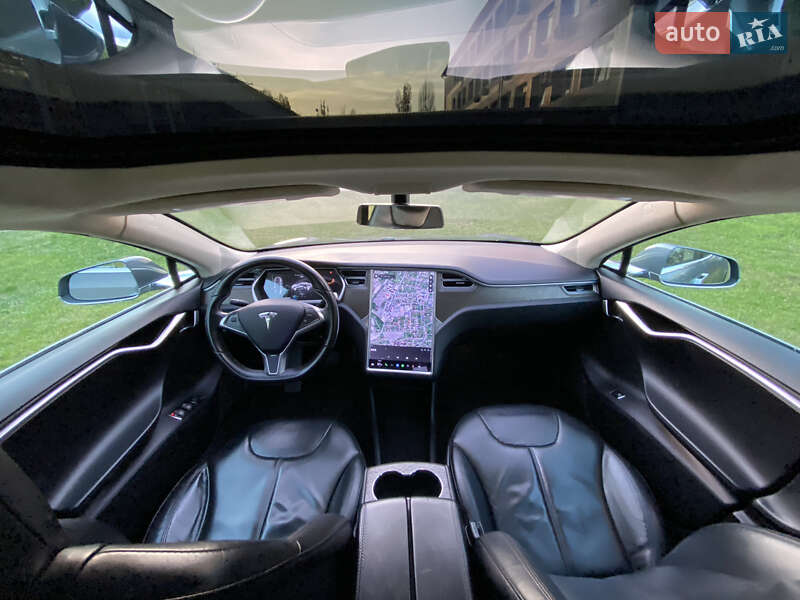 Ліфтбек Tesla Model S 2013 в Борисполі фото 29 Ліфтбек Tesla Model S 2013 в Борисполі