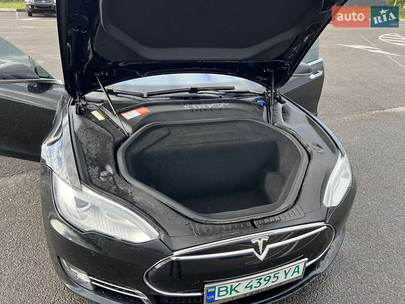Лифтбек Tesla Model S 2015 в Ровно фото 8 Лифтбек Tesla Model S 2015 в Ровно