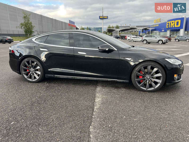 Лифтбек Tesla Model S 2015 в Ровно фото 30 Лифтбек Tesla Model S 2015 в Ровно