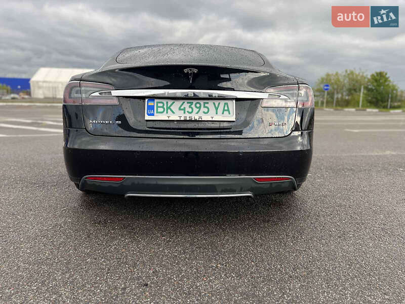 Лифтбек Tesla Model S 2015 в Ровно фото 35 Лифтбек Tesla Model S 2015 в Ровно