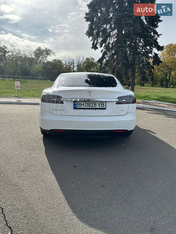 Лифтбек Tesla Model S 2016 в Одессе