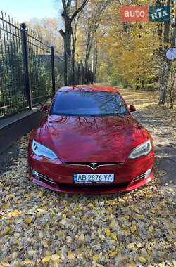 Лифтбек Tesla Model S 2017 в Виннице