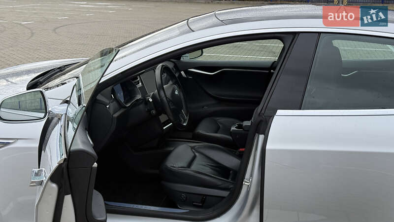 Ліфтбек Tesla Model S 2017 в Тернополі