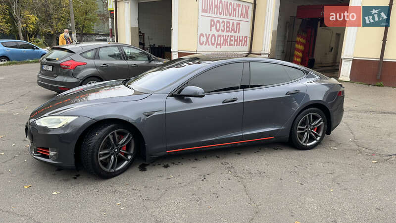 Ліфтбек Tesla Model S 2015 в Одесі фото 28 Ліфтбек Tesla Model S 2015 в Одесі