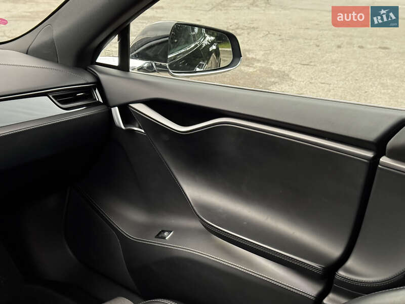 Ліфтбек Tesla Model S 2018 в Львові фото 33 Ліфтбек Tesla Model S 2018 в Львові